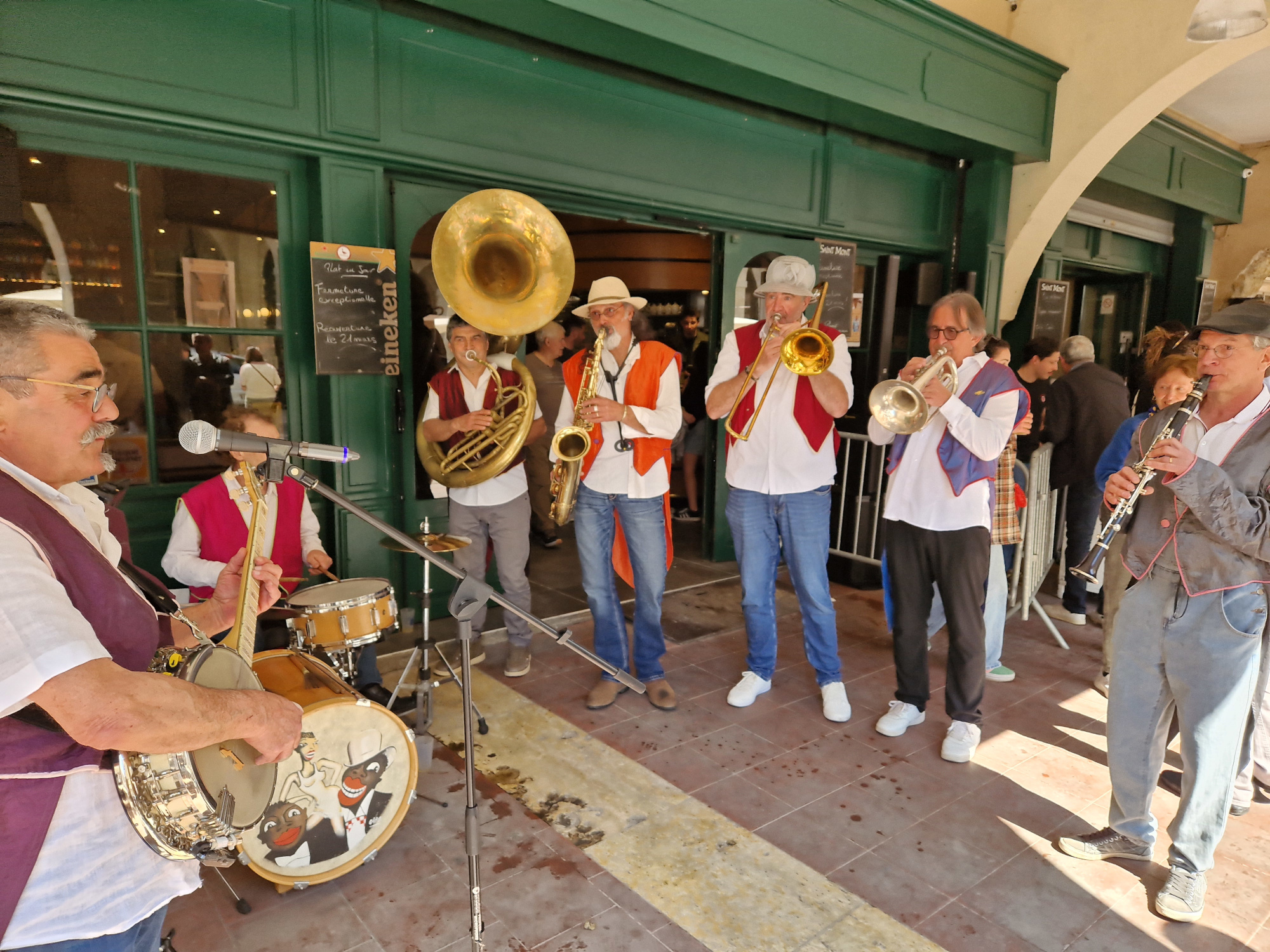Ré-ouverture du Café du Centre  à Fleurance GERS